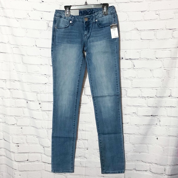 Rue21 Denim - Rue 21 Low-Rise Medium Wash Skinny Jeans Flex Fit